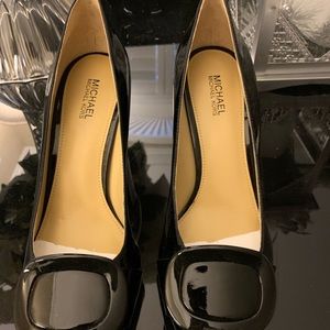 Michael Kors Brand New without Box Pauline Closed Toe Block Heel Pumps